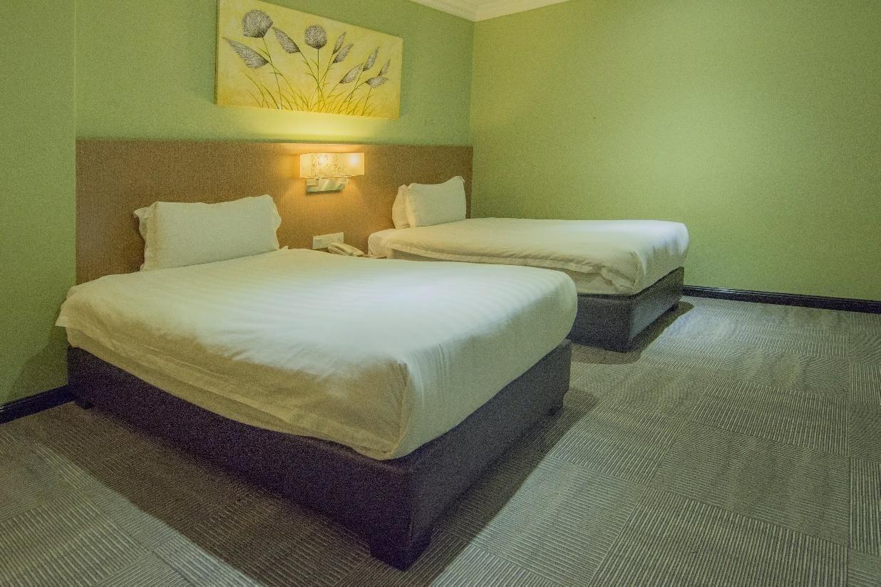 Merdeka Hotel Kluang Esterno foto