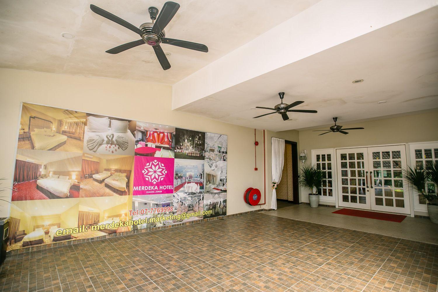 Merdeka Hotel Kluang Esterno foto