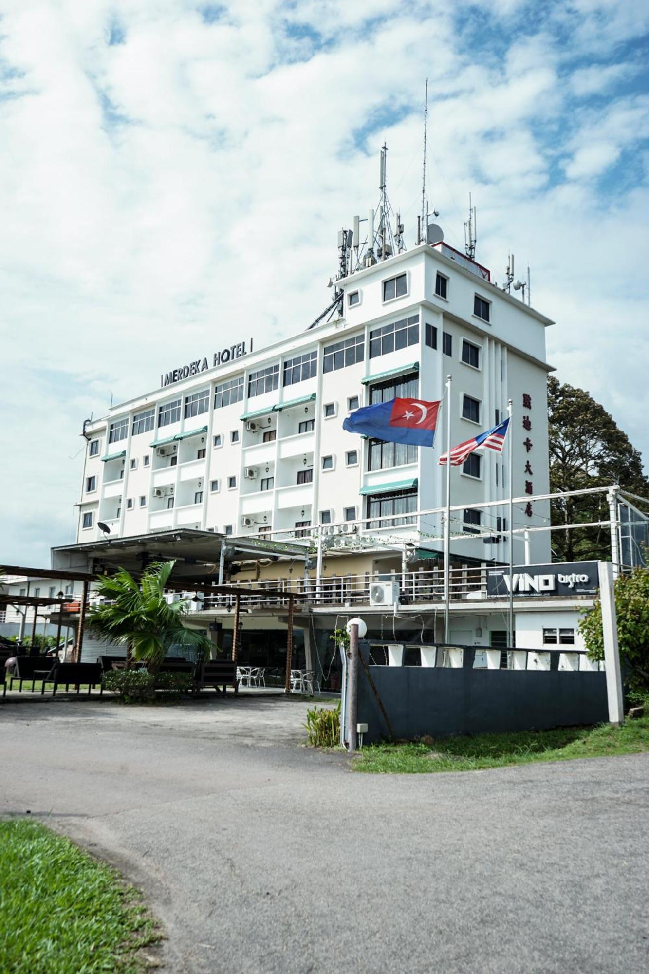 Merdeka Hotel Kluang Esterno foto