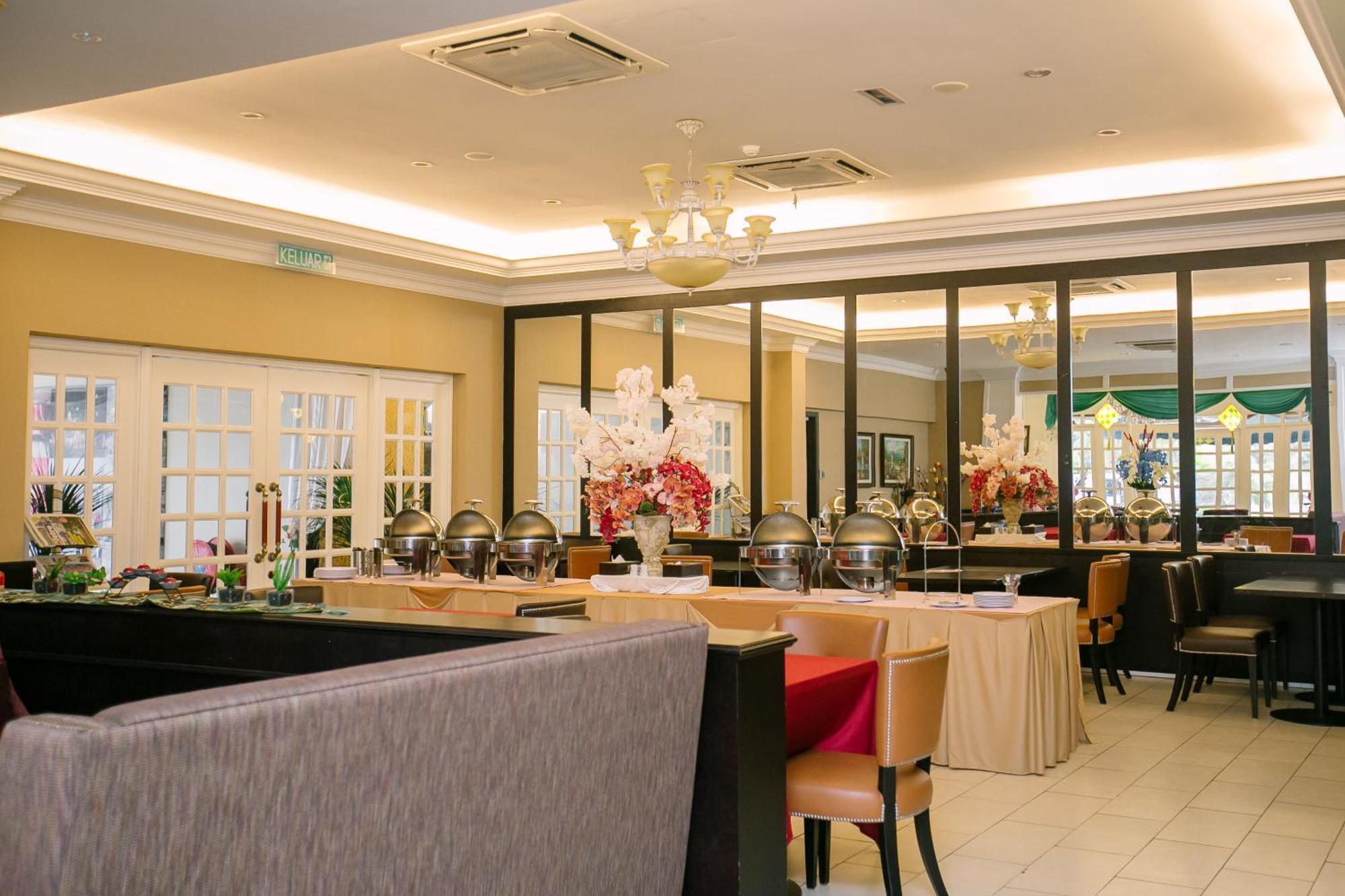 Merdeka Hotel Kluang Esterno foto