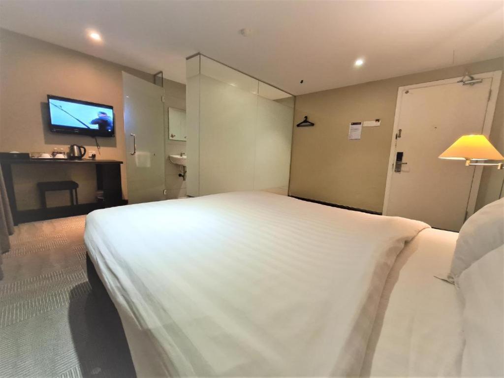 Merdeka Hotel Kluang Esterno foto