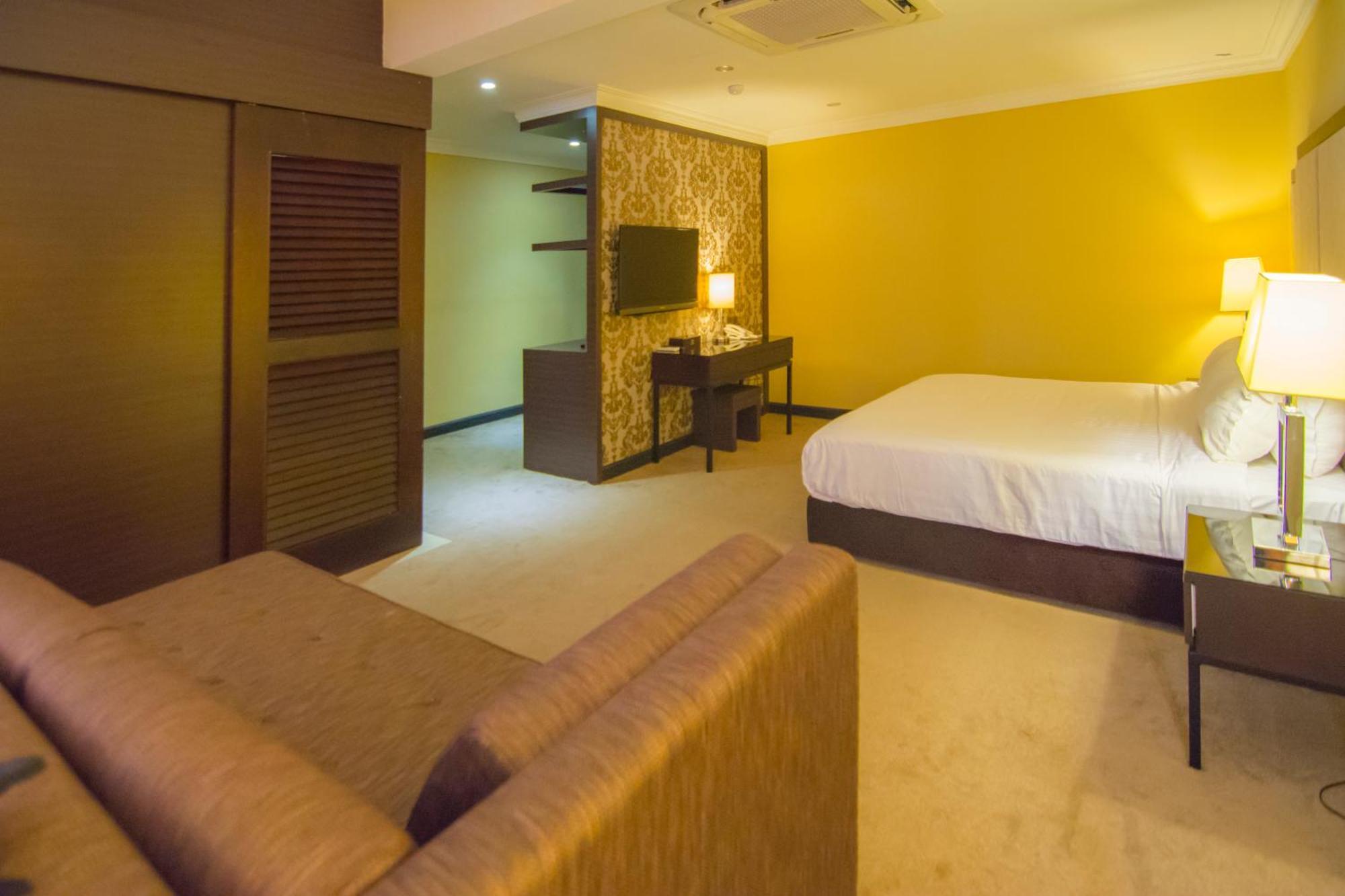 Merdeka Hotel Kluang Esterno foto