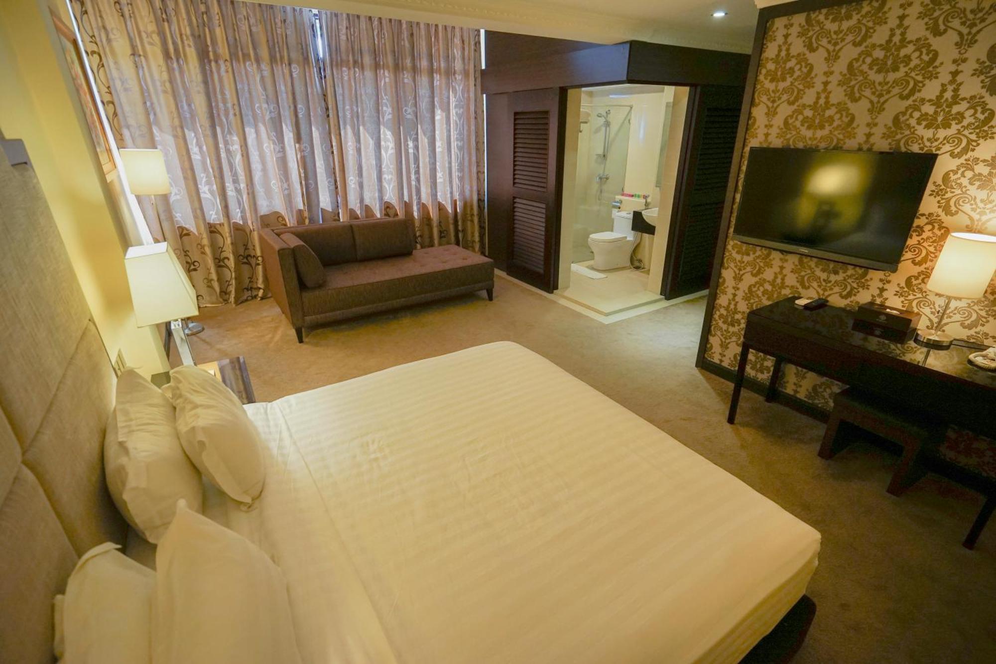 Merdeka Hotel Kluang Esterno foto