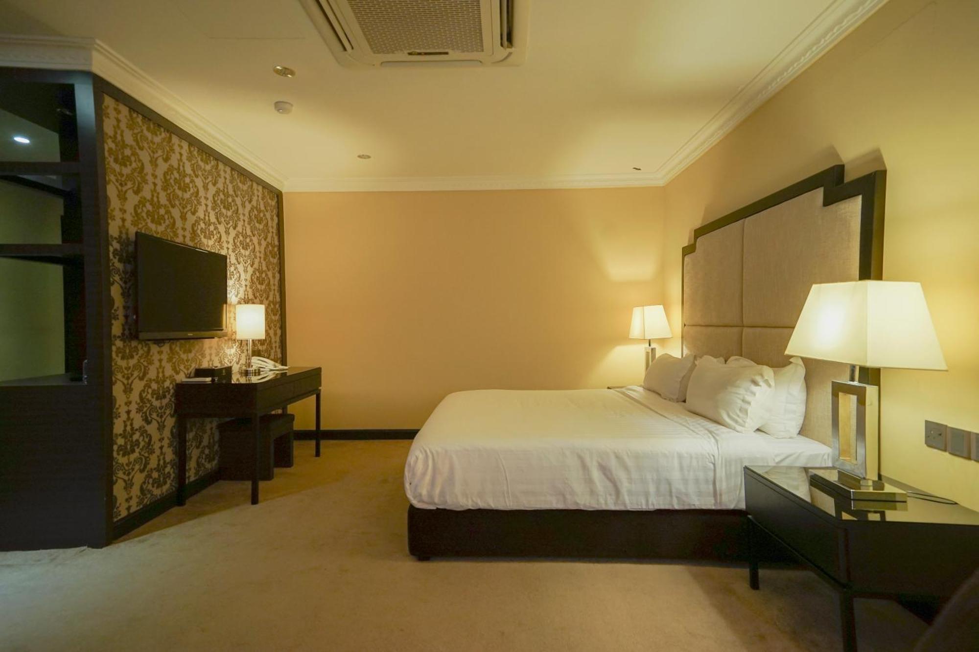 Merdeka Hotel Kluang Esterno foto