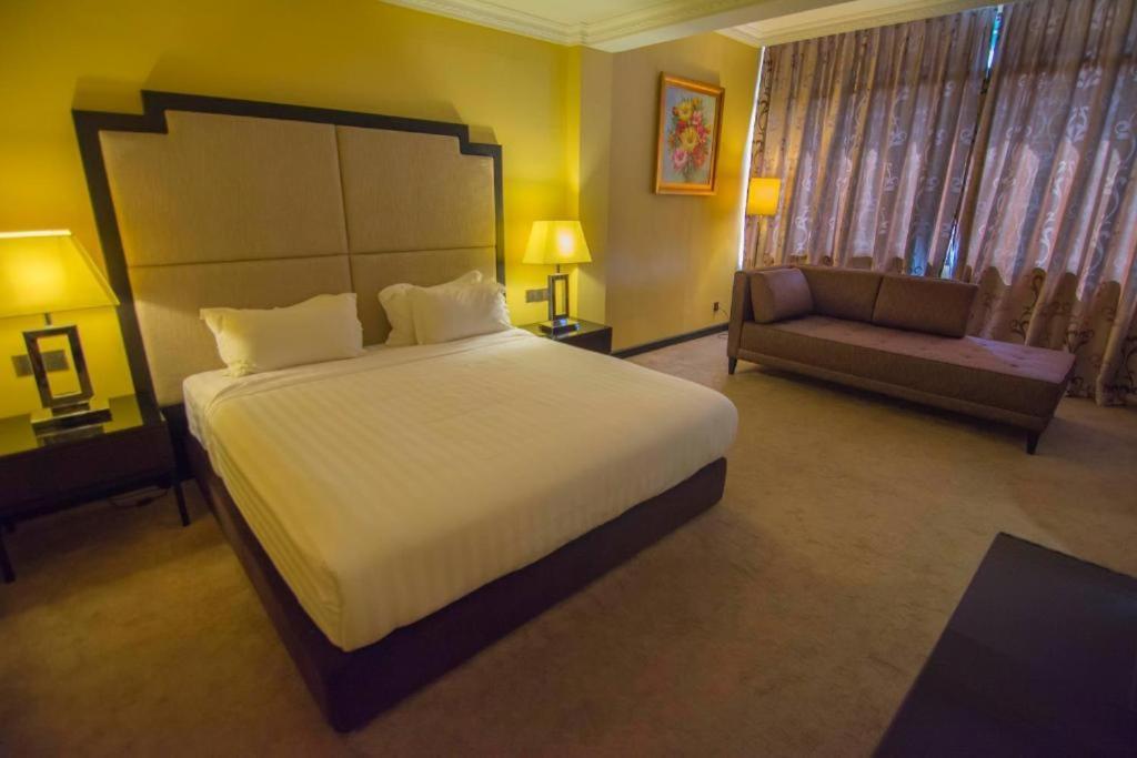 Merdeka Hotel Kluang Esterno foto