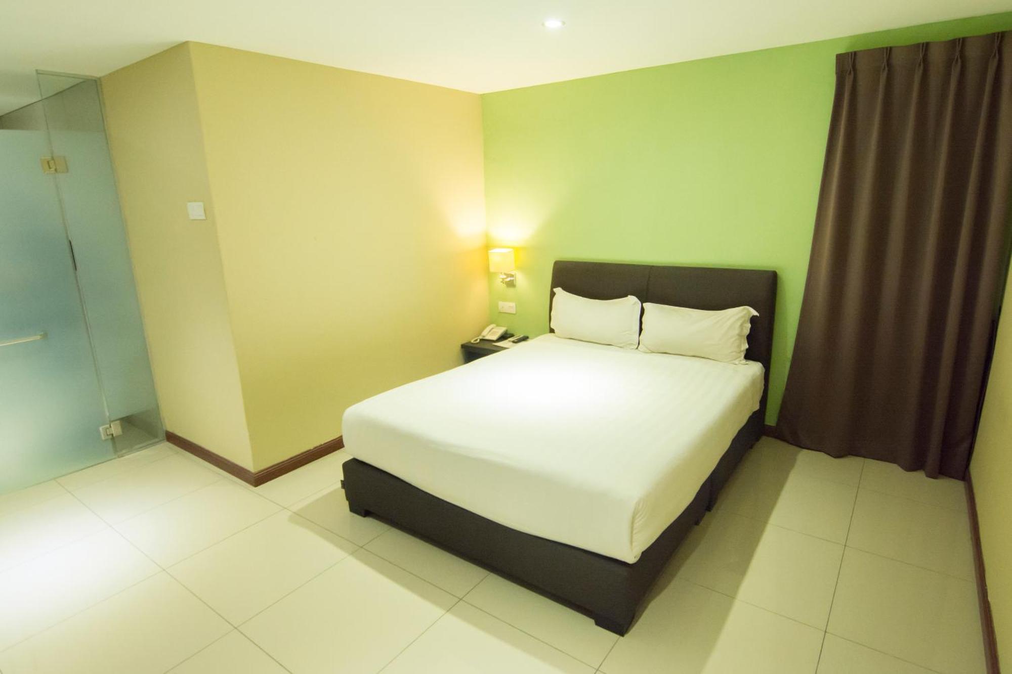 Merdeka Hotel Kluang Esterno foto