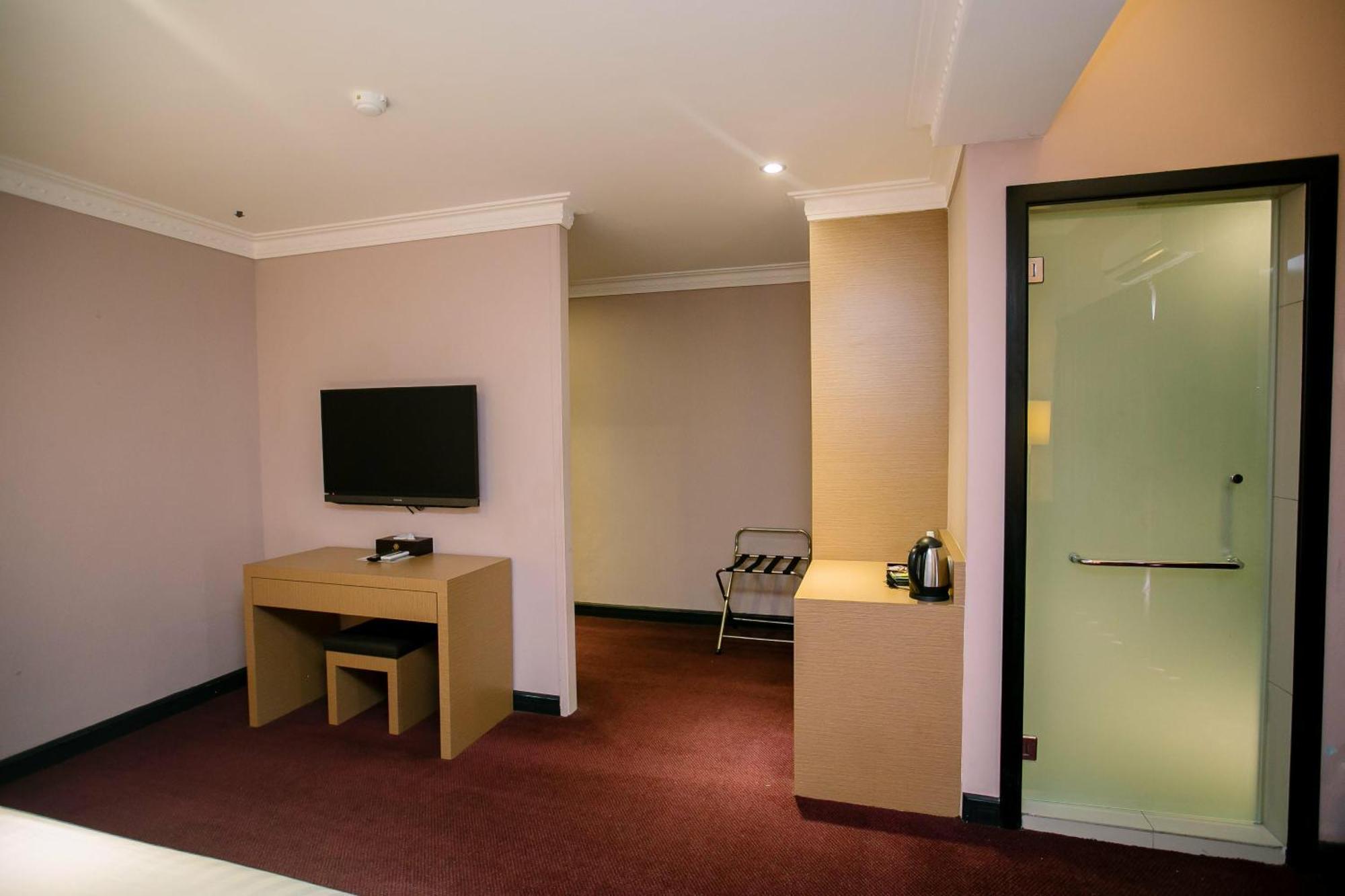Merdeka Hotel Kluang Esterno foto