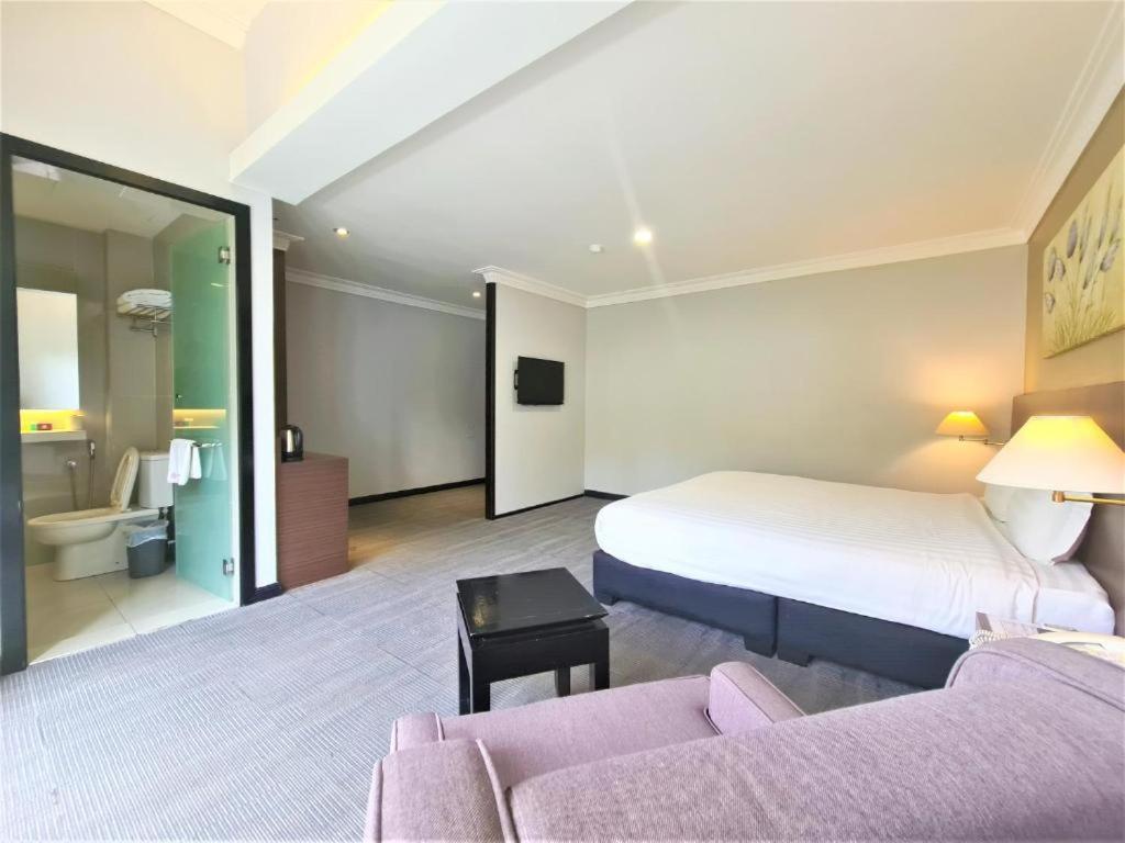 Merdeka Hotel Kluang Esterno foto