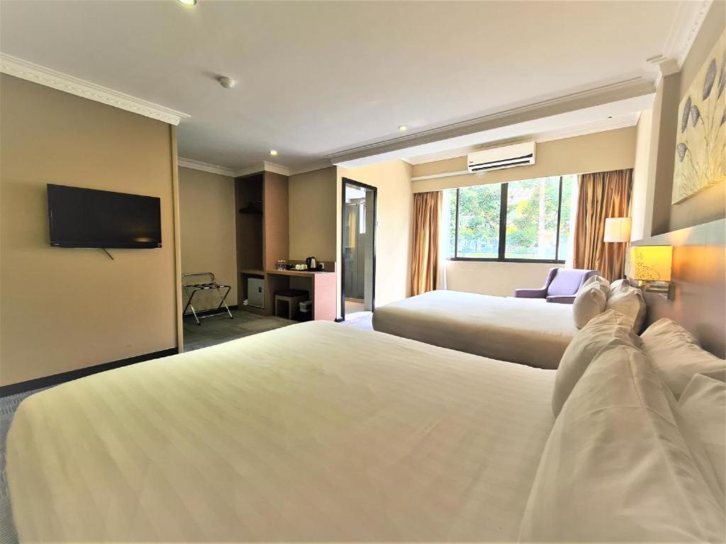 Merdeka Hotel Kluang Esterno foto