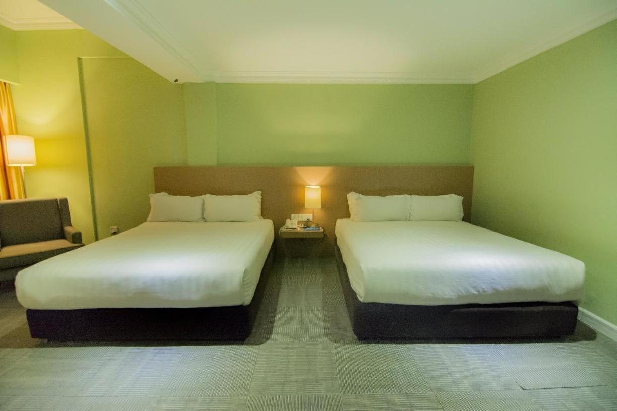 Merdeka Hotel Kluang Esterno foto
