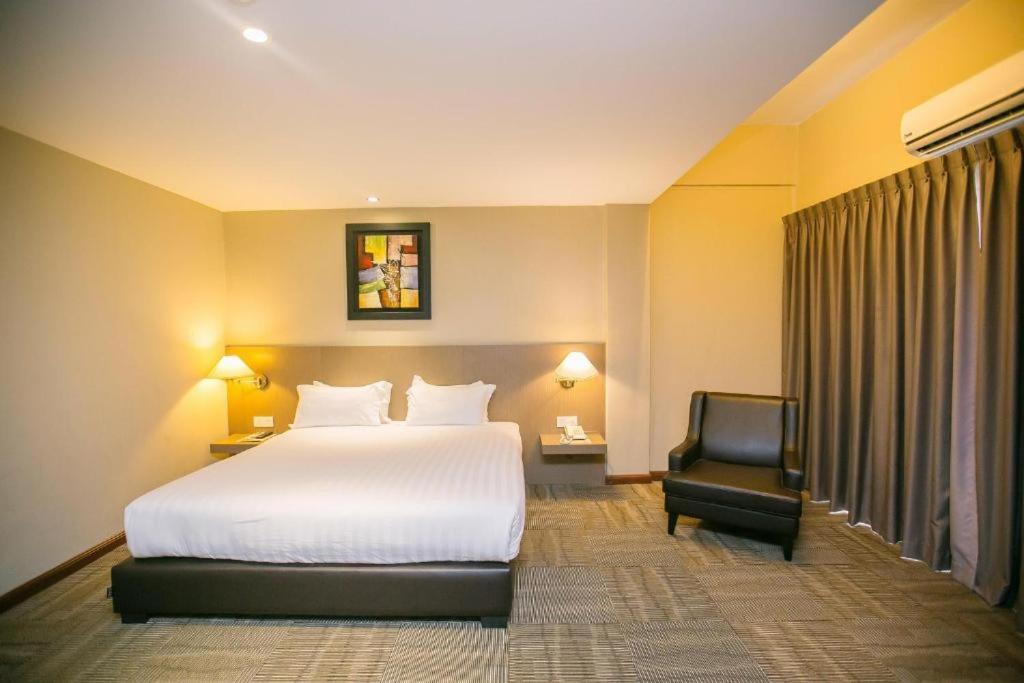 Merdeka Hotel Kluang Esterno foto