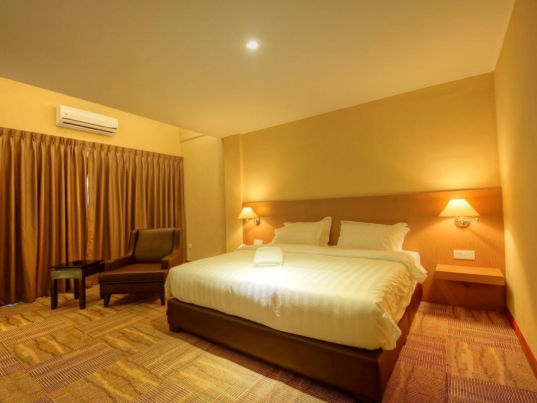 Merdeka Hotel Kluang Esterno foto